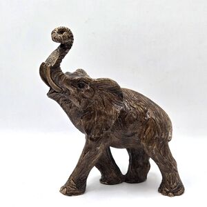 Vintage MCM Hand Carved Elephant Wooden Sculpture Figurine Statue Home Decor 6”H